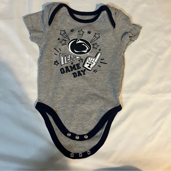 Set of Three Penn State Fan Short Sleeve Onesies in Size 3-6 Months - Picture 14 of 15